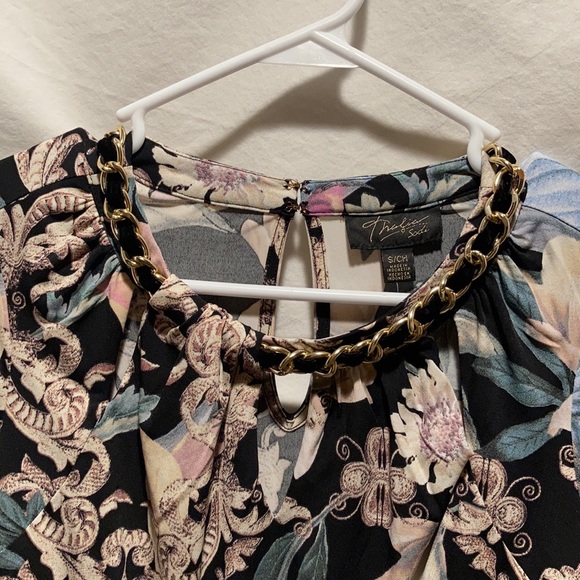 Blouse - Picture 2 of 7